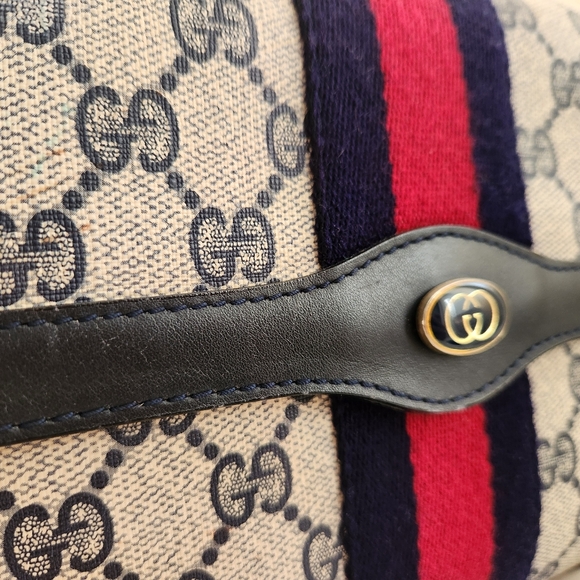 Authentic Gucci Sherryline Clutch Bag - Picture 3 of 11